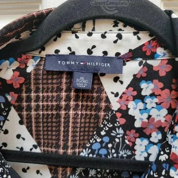 Tommy Hilfiger Women's Button Down Pathwork Print Tie Shirt Size XL - Picture 3 of 3